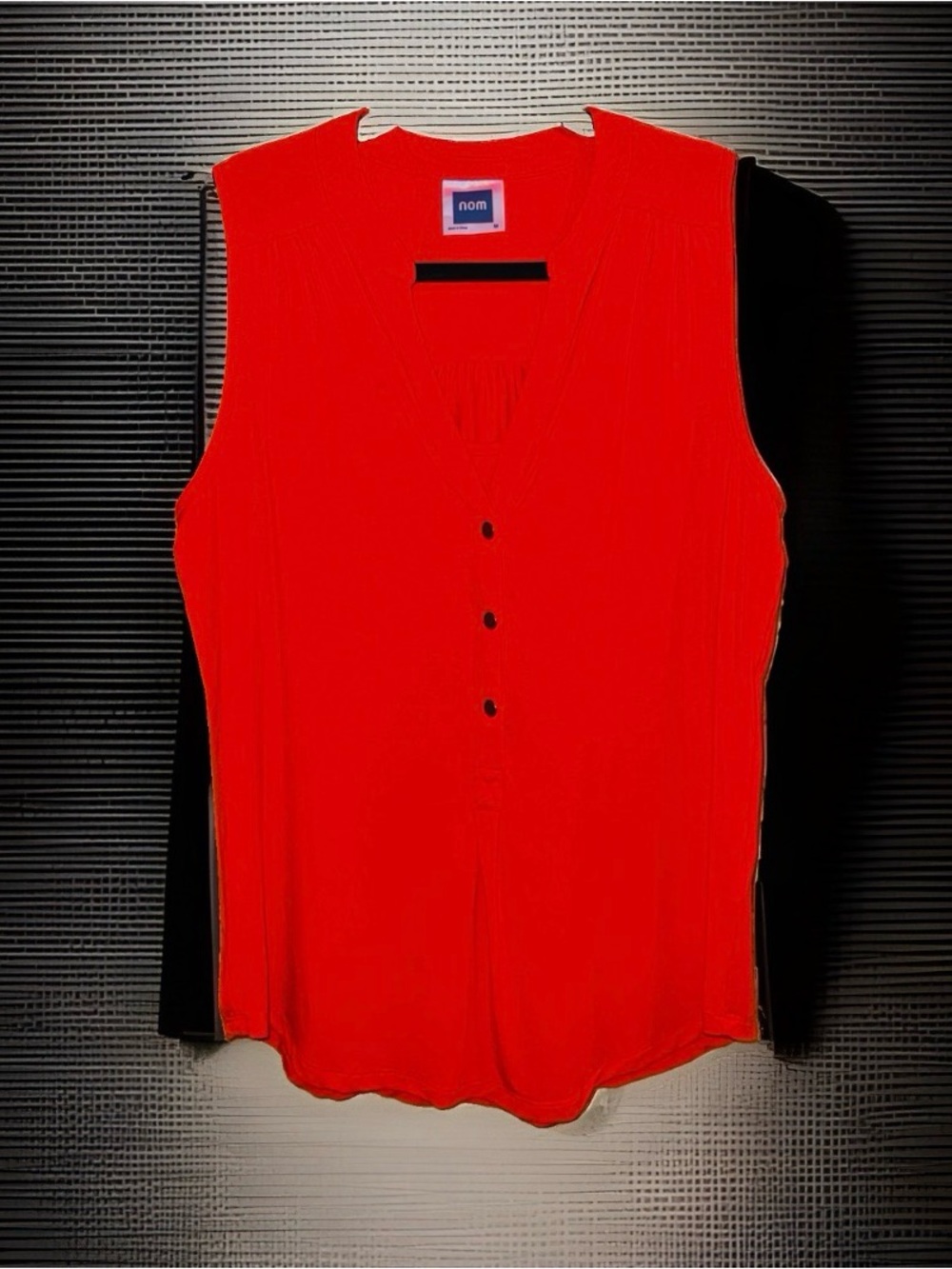 NOM Tomato Red Sleeveless V-Neck Button-Front Top-Bamboo/Rayon/Spandex-M-EC